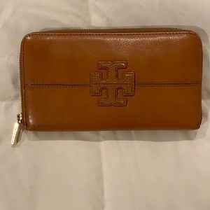 Tory Burch Stacked T Wallet